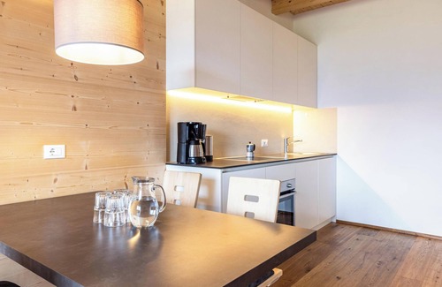 Santo Stefano Apartment | Apartment "Stefansdorf Wohnung 7" with Mountain View, Wi-Fi, Garden, Balcony & BBQ