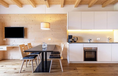 Santo Stefano Apartment | Apartment "Stefansdorf Wohnung 7" with Mountain View, Wi-Fi, Garden, Balcony & BBQ