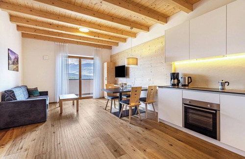 Santo Stefano Apartment | Apartment "Stefansdorf Wohnung 7" with Mountain View, Wi-Fi, Garden, Balcony & BBQ