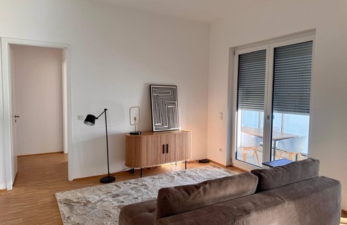 Halensee Apartment | Apartment 'Stilvolles Zentrum Berlin' with Balcony and Wi-Fi