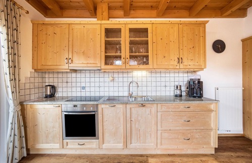 Monguelfo Apartment | Apartment 'Stoffnerhof Apt Alpenrose' with Mountain View, Shared Garden and Wi-Fi