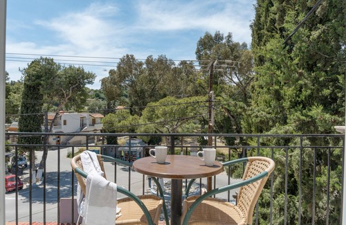 Panormos Apartment | Apartment 'Studio No 11' with Shared Pool, Wi-Fi and Air Conditioning