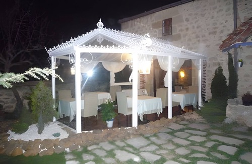 Ocenilla Apartment | Apartment 'Suite 1' with Mountain View, Shared Terrace and Wi-Fi