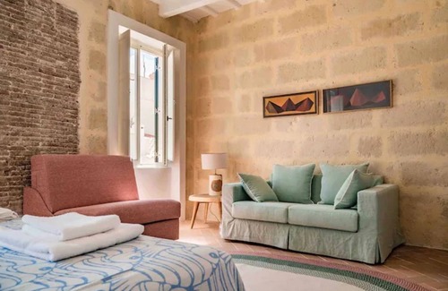 Mahon Apartment | Apartment 'Suite 3' with Wi-Fi and Air Conditioning