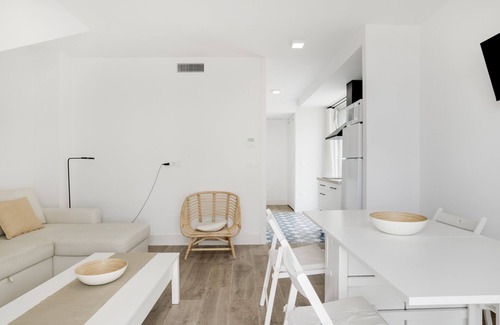 Brena y Marismas de Barbate Natural Park Apartment | Apartment 'Suite 4 In Natural Park' with Shared Pool, Wi-Fi and Air Conditioning
