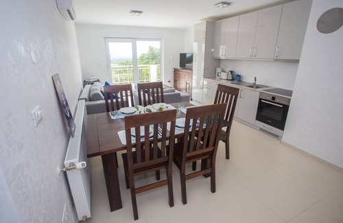 Rojci Apartment | Apartment Sunce II with communal pool and balcony