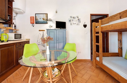 Silves Apartment | Apartment "Sunny Algarve Family Friendly" with Shared Pool & Wi-Fi
