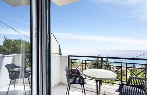 Agios Nikitas Apartment | Apartment 'Sunset Premium Studio B' with Sea View, Shared Pool & Wi-Fi