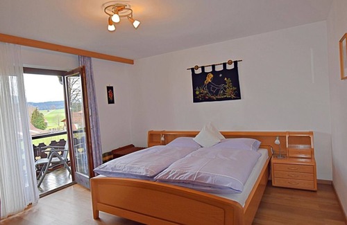 Bad Bayersoien Bed & Breakfast | Apartment Susanne (dog on request) - Gästehaus Bergfrieden