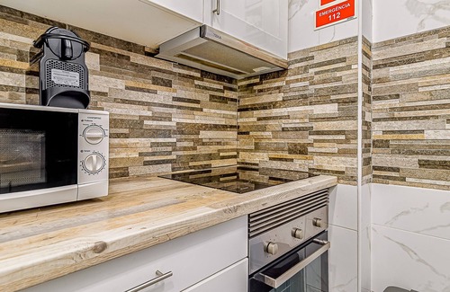 Setubal Apartment | Apartment 'Sweet, Quiet In A Corner' with Wi-Fi