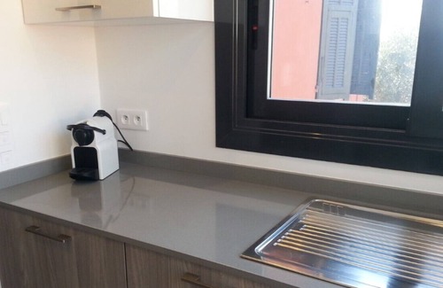 Falicon Apartment | APARTMENT T2 WITH PARKING - SMALL TERRACE - WIFI ON THE HILLS OF NICE