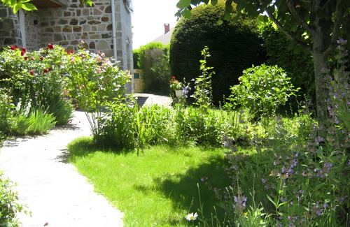 Panazol Apartment | Apartment 'T3 Chambre D'hôte' with Shared Terrace and Shared Garden