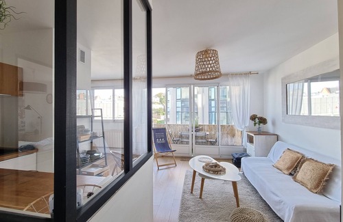 Dinard Apartment | Apartment T3 HYPER CENTER DINARD - 50 M BEACH-SEA VIEW
