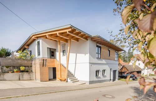 Inzigkofen Apartment | Apartment 'Talblick' with Private Terrace, Shared Garden and Wi-Fi