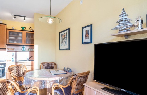 Oberhof Apartment | Apartment 'Tannenblick 1-3' with Balcony and Wi-Fi