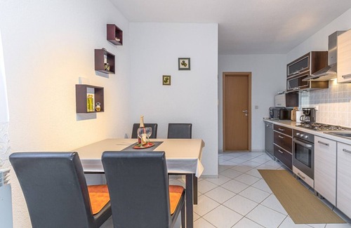 Rosini Apartment | Apartment Teri with Terrace and Garden