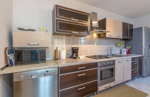Rosini Apartment | Apartment Teri with Terrace and Garden