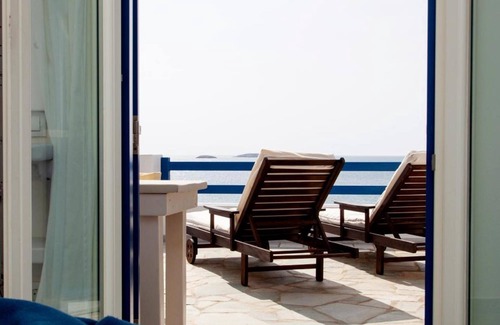 Logaras Apartment | Apartment 'The Aegean Junior Suite' with Sea View, Wi-Fi and Air Conditioning