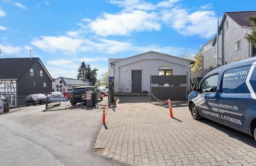 Gemarkung Nachstebreck Apartment | Apartment 'The Golden Lion - Quiet - Car Park' with Private Garden and Wi-Fi