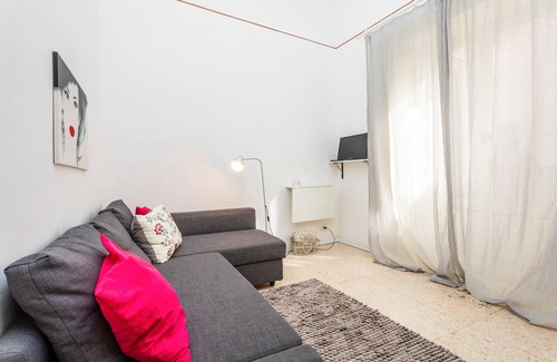 Catania City Centre Apartment | Apartment 'The House In Baroque Style' with Wi-Fi and Air Conditioning