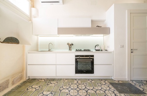 Carloforte Apartment | Apartment 'Tra-monti E Mare' with Sea View, Wi-Fi and Air Conditioning