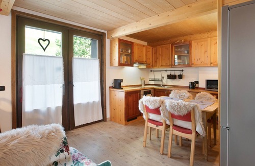 Trepalle Apartment | Apartment "Trepalle House" with Mountain View, Garden & Balcony