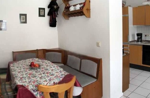 Wernborn Apartment | Apartment U2= Hildegard - House U, for 1-15 persons, 25km to FFM-North