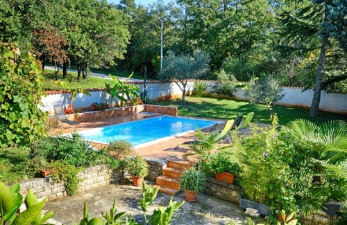 Valica Apartment | Apartment Umag Valica, near the beach, with swimming pool, fireplace, barbecue