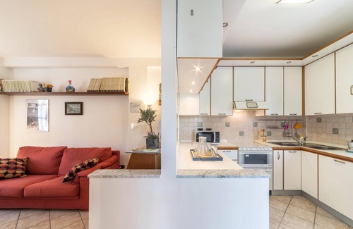 Dervio Apartment | Apartment "Un passo dal lago" just a few steps from the Lake with Wi-Fi & Garden