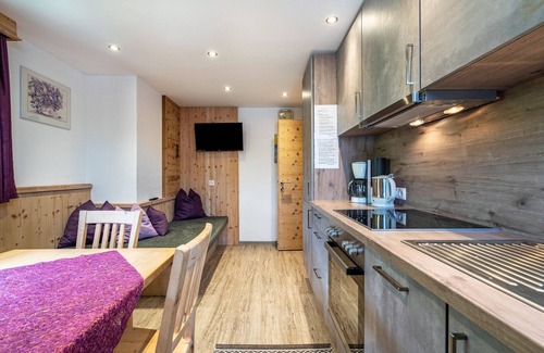 Rohrberg Apartment | Apartment 'Unterlehenhof A' with Mountain View, Balcony and Wi-Fi