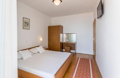 Baska Voda Apartment | Apartment Vedra- free parking and close to the beach C3 (2) - Baska Voda, Riviera Makarska,