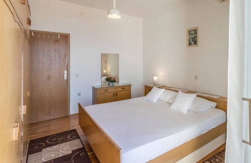 Baska Voda Apartment | Apartment Vedra- free parking and close to the beach R1(2) - Baska Voda, Riviera Makarska, Croatia