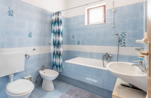 Baska Voda Apartment | Apartment Vedra- free parking and close to the beach R1(2) - Baska Voda, Riviera Makarska, Croatia
