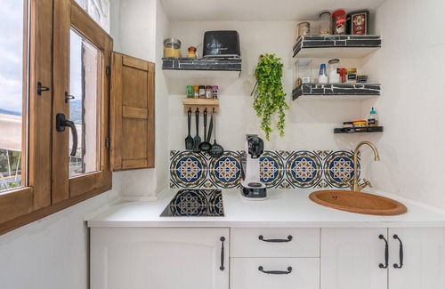 Guejar Sierra Apartment | Apartment 'Veleta' with Mountain Views, Wi-Fi and Air Conditioning
