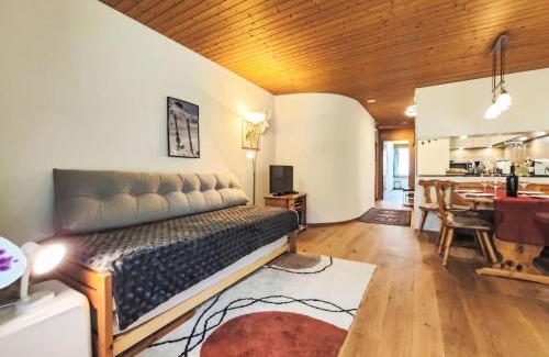 Davos-Dorf Apartment | Apartment Verbena-3 by Interhome