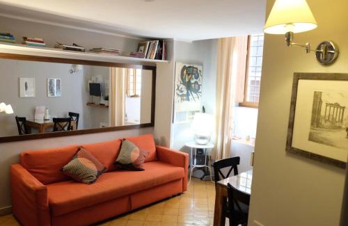 Rione VII Regola Apartment | Apartment Via Giulia