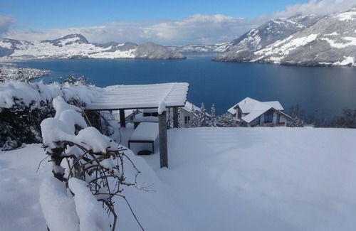 Emmetten Apartment | Apartment Vierwaldstättersee with a breathtaking view and a large garden