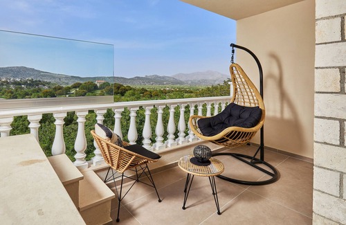 Plati Apartment | Apartment 'Villa 2' with Mountain View, Balcony and Wi-Fi