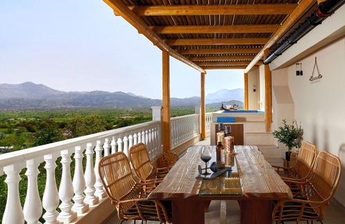Plati Apartment | Apartment 'Villa 3' with Mountain View, Balcony and Wi-Fi