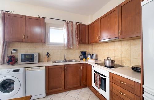 Nikiana Apartment | Apartment 'Villa Aeropi' with Sea View, Wi-Fi and Air Conditioning