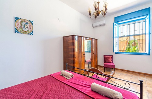 Noto Marina Apartment | Apartment 'Villa Dünya Ospitalità Siciliana' with Private Pool, Terrace and Air Conditioning