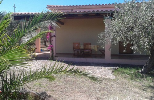 Orosei Apartment | APARTMENT VILLA DEGLI ULIVI AND ROSE 300m FROM THE SEA, MARINA DI OROSEI