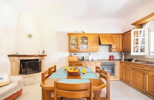 Petriti Apartment | Apartment 'Villa Dorita' with Sea View, Wi-Fi and Air Conditioning