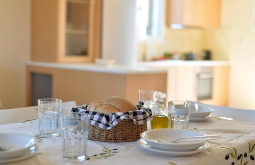 Agios Dimitrios Apartment | Apartment 'Villa Reverenza' with Sea View, Wi-Fi and Air Conditioning