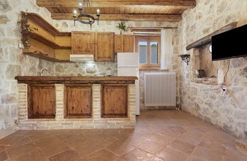 Limni Keri Apartment | Apartment 'Villa Tramonto' with Shared Pool, Balcony and Wi-Fi