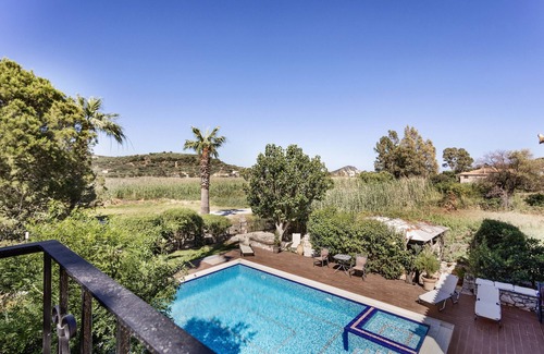 Limni Keri Apartment | Apartment 'Villa Tramonto' with Shared Pool, Balcony and Wi-Fi