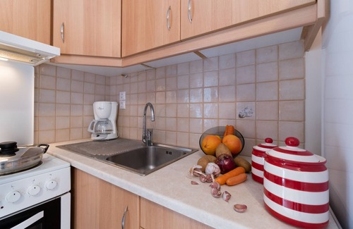 Drimonas Apartment | Apartment "Villa Votistis A2" with Mountain View, Garden & Wi-Fi