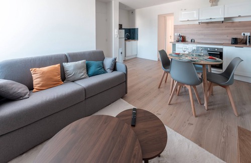 Lorient Apartment | Apartment 'Villeneuve - 4 Pers' with Wi-Fi - Breizh key