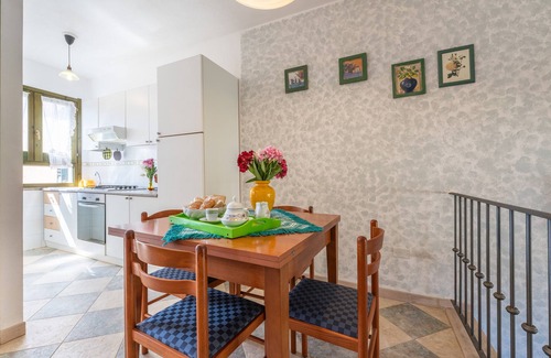 Chia Apartment | Apartment 'Villetta Stella' with Private Terrace, Wi-Fi and Air Conditioning