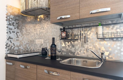 Municipio 2 Apartment | Apartment 'Vincotto's Home Garden' with Private Terrace, Wi-Fi and Air Conditioning
